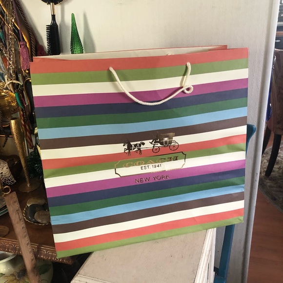 Large COACH Gift Bag - Picture 2 of 11
